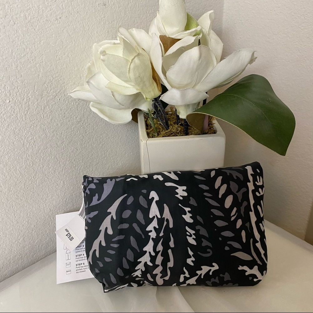 Vera Bradley Packable Paisley Noir Travel Bag